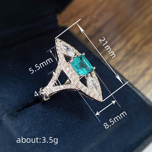 Anello dal Design Geometrico Classico da Donna - Product Image 4
