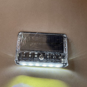 Luz Intermitente de Advertencia Solar LED con Montaje Magnético, Carga USB, Luz Trasera para Automóvil, IP65 Impermeable, Dispositivo de Seguridad Vial - Product Image 3