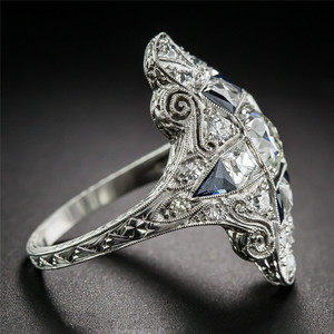 Anello con Motivo Traforato Stile Palazzo per Donne, Gioiello di Moda con Accento Blu, Vendita all'Ingrosso - Product Image 5