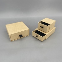 Boîtes d'emballage de bijoux en carton brun de luxe avec matériaux recyclés, fabriquées sur mesure pour les bagues et les colliers, emballage cadeau