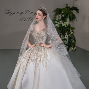 Vestido de Novia GT167 Moderno, Estilo Princesa, Manga Larga, Apliques, Escote Corazón, Cola de Capilla, Largo hasta el Suelo, Elegante, Satén Suave - Product Image 3