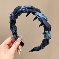 Bandeau de cheveux de style coréen haut de gamme pour femmes. Un serre-tête avec un dessus épais. Il convient au lavage du visage.