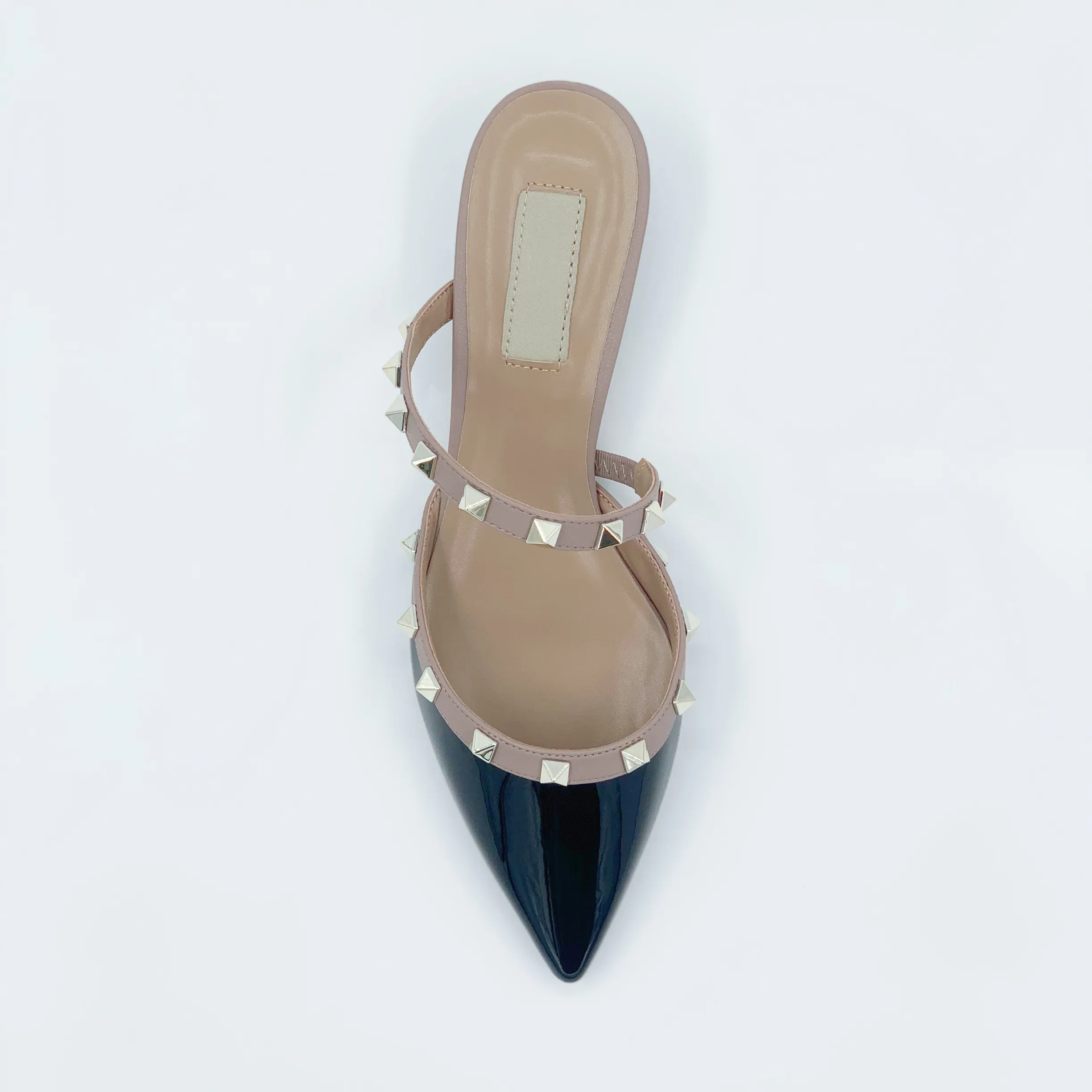 धातु की सजावट वाली महिलाओं के लिए उच्च गुणवत्ता वाली चंकी हील सैंडल, महिलाओं के लिए पॉइंटेड टो चमड़े का पट्टा कार्यालय जूते कस्टम लोगो