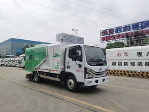 Camion balayeuse intégrée Dongfeng Dolica 6m³ pour nettoyage humide et sec avec fonction d'aspiration - Product Image 4