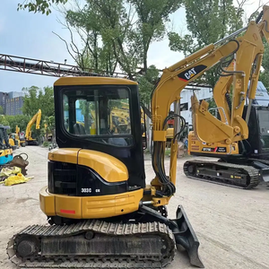 Mini excavatrice CAT303 utilisée en excellent état par Caterpillar avec moteur à composants centraux - Product Image 2