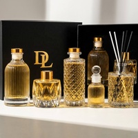 Flacon diffuseur de parfum d'aromathérapie rond en verre transparent de luxe de 50 ml, 100 ml, 200 ml avec gravure givrée pour la maison, les fêtes et l'utilisation en voiture
