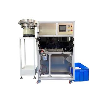 Machine automatique de remplissage, de bouchage, de scellage et d'emballage pour sachets stand-up, doypacks, sacs souples, liquides, détergents, boissons et eau - Product Image 1
