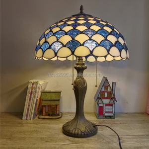 Table Tiffany de style européen 16'' en verre teinté, artisanat fait main, design écailles de poisson en résine pour salon, chambre, café - Product Image 3