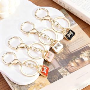 Llavero Personalizado con Diseño de Gato, en Aleación de Zinc con Esmalte Duro, Ideal para Regalos Pequeños, Souvenirs y Productos Promocionales - Product Image 1