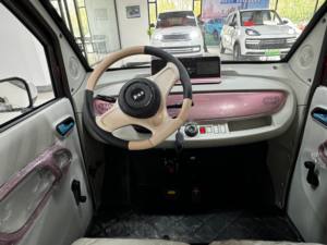 Adecuado para que las mujeres conduzcan, un sedán eléctrico de cuatro puertas para desplazamientos urbanos, con un diseño de doble fila - Product Image 4