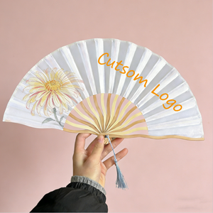 Éventail en satin de <span class=keywords><strong>bambou</strong></span> de couleur blanche classique exquis avec logo personnalisé Éventail de mariage - Product Image 3