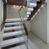 Escaliers en U sur mesure à poutre simple pour villa et maison duplex, structure en acier avec marches en bois et garde-corps en acier