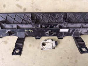 Pièces de carrosserie démontées 9Y0122451, de haute qualité, OEM, utilisées, calandre inférieure avant, volet de radiateur, conduit d'air pour <span class=keywords><strong>Porsche</strong></span> <span class=keywords><strong>Cayenne</strong></span> 9Y0 9Y3 - Product Image 5