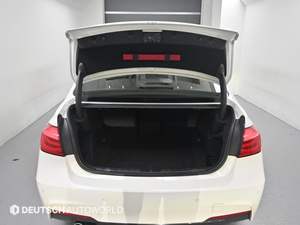 บีเอ็มดับเบิลยู 320d เครื่องยนต์เทอร์โบดีเซลทรงพลัง ค่าบำรุงรักษาต่ำ ขับขี่นุ่มนวล ภายในสะดวกสบาย เหมาะสำหรับธุรกิจและการส่งออก - Product Image 5