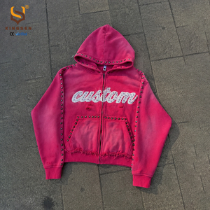 Sudadera con capucha unisex rosa 100% algodón con parche de letras bordado, pedrería, cremallera, remaches y lavado ácido estilo retro - Product Image 1