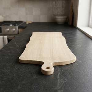 Planche à découper en bois de hêtre naturel rectangulaire 50x16cm, écologique, DEMOLLI, fabriquée en Italie, poignée en métal - Product Image 3