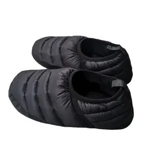 Antiscivolo 10% piumino d'anatra riempito scarpe da esterno stivali tessuto di Nylon antivento campeggio dormire piedi Unisex copertura pantofole calde