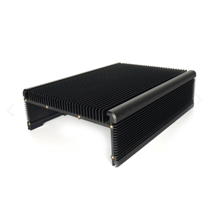 Dissipateur thermique en <span class=keywords><strong>aluminium</strong></span> anodisé noir en forme de <span class=keywords><strong>U</strong></span> pour montage sur circuit imprimé, avec services de pliage et de découpe pour la décoration - Product Image 2