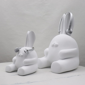 Meilleur prix dessin animé lapin résine artisanat Simple blanc casque portant lapin Animal ornement pour intérieur décor de bureau - Product Image 3