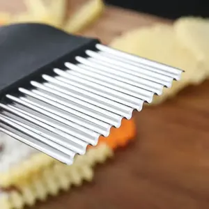 Hachoir manuel en acier inoxydable pour légumes et fruits, outil de cuisine au design durable, facile à nettoyer, coupe-ondulé multifonction - Product Image 4