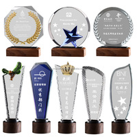 Trophée en bois personnalisé avec cristal, plaque gravée sur mesure pour événements de reconnaissance professionnelle