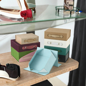 Boîte cadeau rigide magnétique portable noire, blanche et rose avec logo personnalisé pour vêtements, chaussures, cosmétiques - Product Image 3
