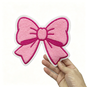 Patchs thermocollants personnalisés en chenille brodée avec bordure surjetée, motifs floraux, logo, nœuds et fleurs brodées - Product Image 5