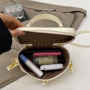 Sacs fourre-tout bandoulière de haute qualité pour femmes, nouveau style, en cuir verni gaufré brillant avec fermeture éclair - Product Image 6