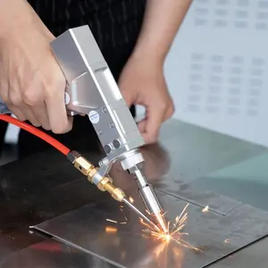 2023 HGTECH saldatrice Laser a fibra automatica portatile di alta qualità per acciaio inossidabile ferro alluminio rame ottone usato