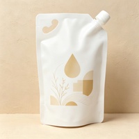 Pochette cosmétique blanche avec trou de suspension, finition mate, pour échantillons de lotion et sérum de soin de la peau, sac d'emballage de voyage