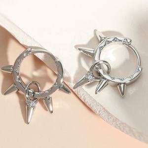 Pendientes de Aro Modernos Estilo Coreano, Diseño Geométrico de Espinas Metálicas Exageradas, Versátiles, Chapados en Oro, con Diamantes para Mujer - Product Image 3