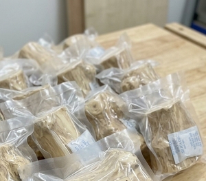 ของเล่นเคี้ยวสำหรับสุนัขทำจากไม้กาแฟ จากผู้ผลิตเวียดนาม ของเล่นเคี้ยวธรรมชาติ ช่วยฝึกสุนัขและดูแลสุขภาพช่องปาก ราคาถูก - Product Image 6