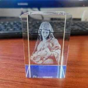 Haute qualité K9 croix religieuse <span class=keywords><strong>Saint</strong></span> jésus Statue cristal Cube Laser gravé croix cadeaux 3d cristal Cubes pour cadeaux religieux - Product Image 1