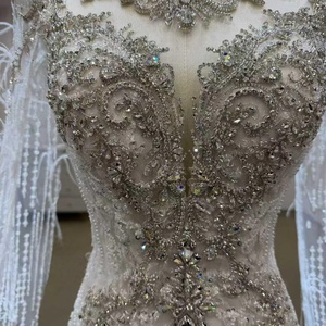 LSJJ113 Robe de mariée grande taille avec appliques en cristal, volants, sequins, cape, dos en dentelle, coupe trapèze, longueur ras du sol - Product Image 3