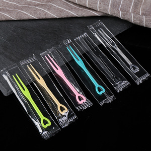 Mini fourchettes en plastique jetables portables de qualité alimentaire de haute qualité et de couleur personnalisée bon marché pour gâteau aux fruits - Product Image 2