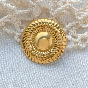 Jieding Ins Style Europäisch-Amerikanisches High-End-Bekleidungs zubehör 18 Karat goldene Edelstahl-Rippen brosche Hochpräzise Beschichtung