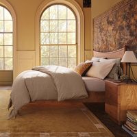 Lit double vintage en bois massif, lit plateforme moderne avec tête de lit incurvée en forme de voile, couleur personnalisée de luxe léger