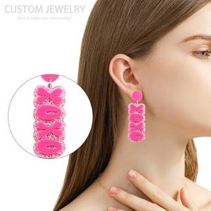 Boucles <span class=keywords><strong>d</strong></span>'oreilles pendantes personnalisées pour la Saint-Valentin Acier au titane <span class=keywords><strong>Bijoux</strong></span> de mode <span class=keywords><strong>d</strong></span>écoupés au laser XOXO <span class=keywords><strong>Prix</strong></span> <span class=keywords><strong>d</strong></span>'<span class=keywords><strong>usine</strong></span> à bas quantité minimale de commande - Product Image 1