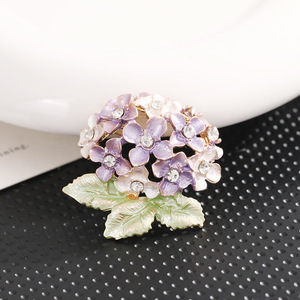 Broche de Hortensia con Flores Rosas y Moradas, de Aleación de Zinc, Regalo para Mujer, Diseño de Flor con Engaste de Garra - Product Image 3
