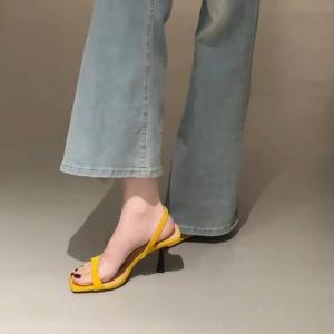 Sandalias de tacón alto para mujer, estilo francés, con punta cuadrada, una sola tira, punta abierta, tacón delgado negro, sin espalda, para vestidos de verano - Product Image 5
