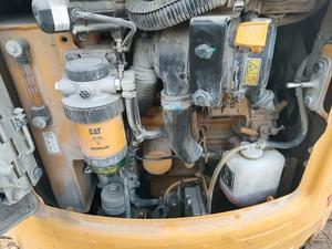 Mini-excavatrice sur chenilles d'occasion Cat 301.7cr 1,8 tonne, petite taille, très demandée au Kirghizistan - Product Image 6