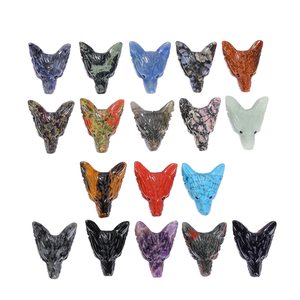 Venta al por mayor cabeza de Lobo colgantes encantos piedra natural tallada cuarzo calaveras para la fabricación de joyas de los niños Estilo clásico - Product Image 1