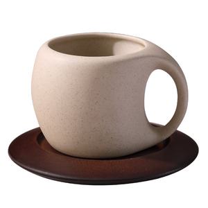 Retro stijl keramische koffiekop en schotelset met plastic deksels, houten onderzetter, lepel, voor afternoon tea, latte, Americano en bloementhee. - Product Image 5