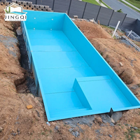 Piscine modulaire contemporaine en fibre de verre de grande taille pour l'aménagement extérieur, les cours, les centres de villégiature et les enfants