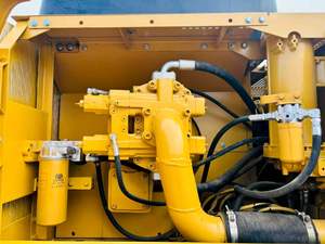 รถขุดตีนตะขาบ CAT 330BL 30 ตัน มือสอง สำหรับงานก่อสร้างทางหลวงและงานถนน - Product Image 2