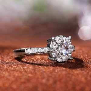 Anello a quattro punte da donna, accessorio semplice ed elegante per l'uso quotidiano - Product Image 6
