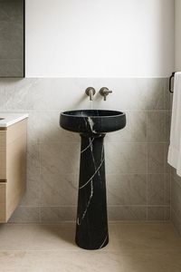 Lavabo sur pied en marbre noir monolithique, résistant à l'eau, écologique, en pierre, pour les intérieurs modernes - Product Image 3