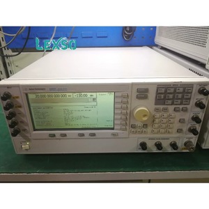 1 pièce Générateur de signal Keysight E8267d d'occasion 250 kHz à 20 GHz 100 44 testé - Product Image 1