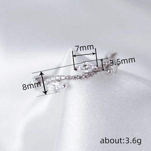 Anello con Design a Linee Ondulate e Foglie, Ispirato alla Natura, per Donne - Product Image 4