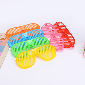 Colorful Carnival Fans Makeup Balls and Levi Props Halloween <strong>Party</strong> <strong>Glasses</strong> Plastic Customizable Minimum Order 100pcs - Product Image 3